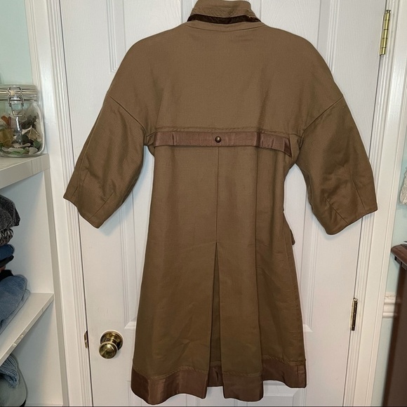𝅺BCBGMAXAZRIA Belted Zip Up Tan Trench Coat small - Picture 3 of 8